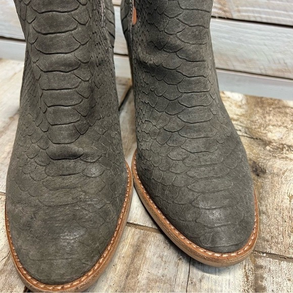 Jeffrey Campbell Vanhook Snakeskin Embossed Ankle‎ Boots Booties Taupe 7.5 - Picture 9 of 11